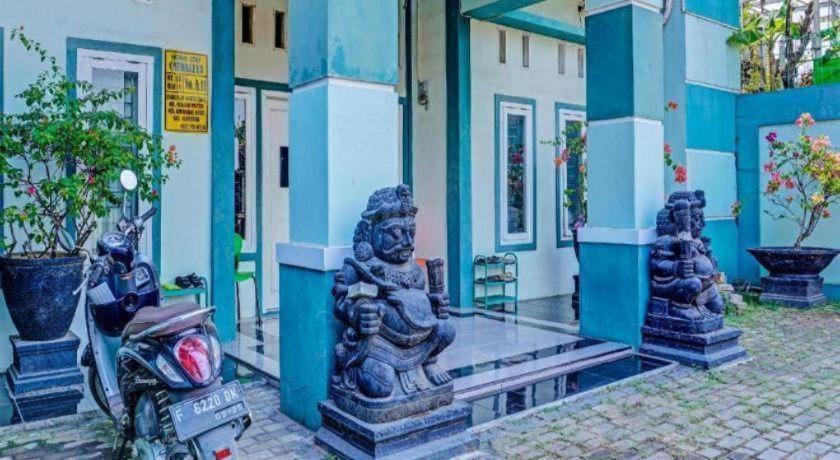 Oyo 91731 Home Stay Elis Cateliya Syariah Karawang Buitenkant foto